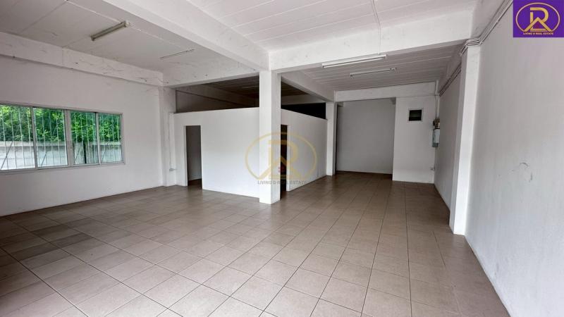 ให้เช่าอาคารพาณิชย์ ย่านธุรกิจ เจริญสินธานี  3 ชั้น  2 คูหา ติดถนนใหญ่ ใกล้ นิคมอมตะซิตี้ ชลบุรี อ.พานทอง จ.ชลบุรี