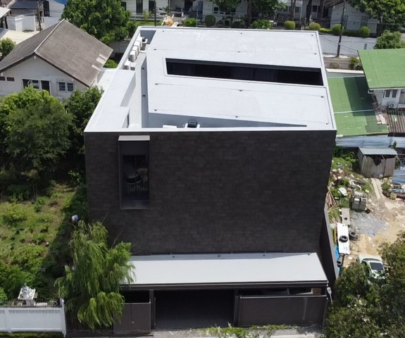 บ้านกำแพงหินพหลโยธิน 35(รัชโยธิน) ขนาด100 ตร.วา ใกล้สถานีรถไฟฟ้าสายสีเขียว สถานีรัชโยธิน เข้าออกหลายทาง