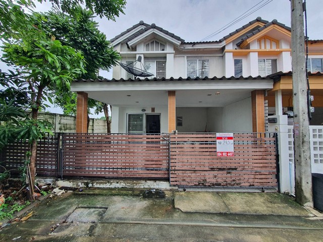 ทาวน์เฮ้าส์ บ้านพฤกษา 71 กรุงเทพฯ-ปทุมธานี  24.5 ตร.ว. 084 9924497