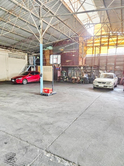 ให้เช่าโกดัง ย่านกลางเมือง ท่าเรือข้ามฟากสี่พระยา MRTหัวลำโพง360ม. เจริญกรุง 25-35 ตลาดน้อย สัมพันธวงศ์ 196 ตรว. 782 ตรม. 4นอน แอร์ 1ตัว