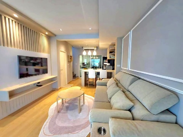 เมกา อินดี้ 2 บางนา กม.7 บางนา 1.9 กม. พร้อมเฟอร์ MRT ศรีลาซาล 2.5 กม.ให้เช่าทาวน์เฮาส์ 2ชั้น 18ตร.วา.144ตร.ม.  เครื่องใช้ไฟฟ้า 2 นอน 3 น้ำ