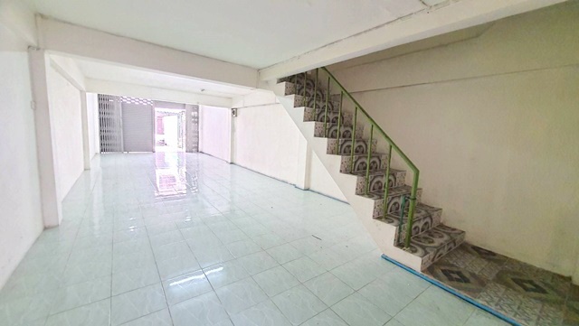 MRT รามคำแหง 12 1.6 กม.พัฒนาการ8-19 เช่าทาวน์เฮาส์ 3.5 ชั้น 20 ตร.วา.260 ตร.ม.ม.เกษมบัณฑิต  2.3 กม.3 นอน 2 น้ำ เดอะมอลล์ รามคำแหง 1.6 กม.