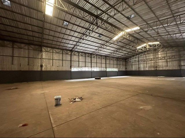 โกดังตลาดไท ขนาด 1,200 ตารางเมตร(มี2 หลัง) พื้นที่กว้าง รถใหญ่เข้าออกสะดวก