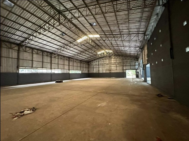 โกดังตลาดไท ขนาด 1,200 ตารางเมตร(มี2 หลัง) พื้นที่กว้าง รถใหญ่เข้าออกสะดวก