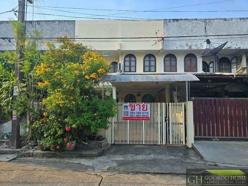 ขายทาวน์เฮ้าส์ 2 ชั้น ม.ปรีชา 2 นวมินทร์ 30 ขนาด 28 ตรว มีพื้นที่สวนหน้าบ้าน บรรยากาศร่มรื่น ราคาคุ้มค่าสุดๆ