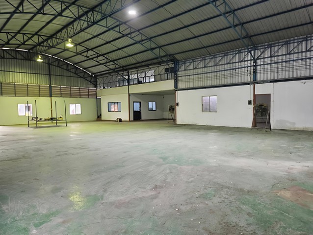 ขายโกดังพร้อมอาคารพักอาศัยบนเนื้อที่​  333​ ตรวหนอง​หงษ์​ พานทองชลบุรี​โกดังมีขนาดพื้นที่​  408​ ตรม