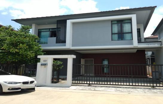 ให้เช่าบ้านเดี่ยว 2 ชั้น 36 ตรว. โครงการออร่า รามคำแหง 94 ใกล้รถไฟฟ้า สถานีคลองบ้านม้า