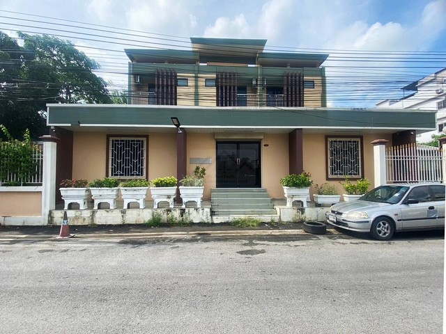 ให้เช่าอาคารสำนักงาน 3 ชั้น 728 ตรม. ตกแต่งแล้ว พร้อมเข้าอยู่ ใกล้สนามบินดอนเมือง  เหมาะเป็นสำนักงาน, ที่พักอาศัย, คลีนิค, Fitness