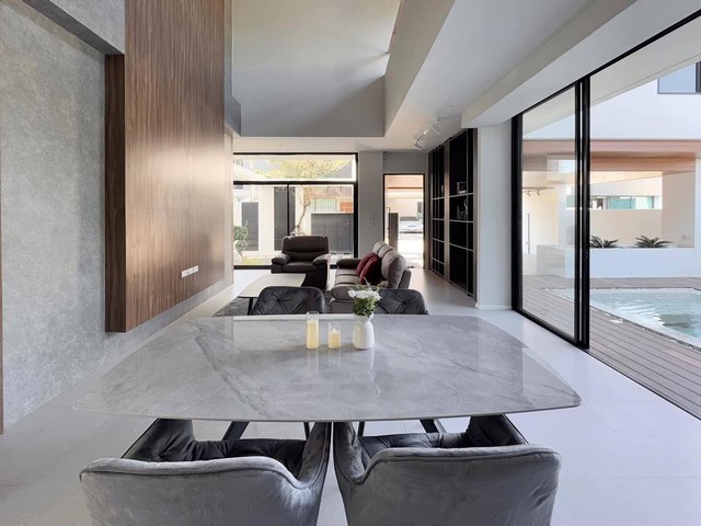 ขายบ้านใหม่2ชั้นพูลวิลล่า 68ตรว. 4นอน5น้ำ 10.8ลบ. สระว่ายน้ำ บิ้วอินเฟอร์ครบ บ้านวังตาล ต.สันผักหวาน หางดง เชียงใหม่