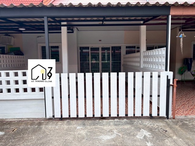 Vายทาวน์เฮ้าส์ชั้นเดียวรีโนเวทใหม่ ใกล้นพ.กรุงเทพระยอง 