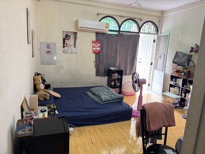 ทำเลดี ราคาดี ! ขายทาวน์โฮม 2 ชั้น 16 ตร.ว ซ.ลิ่มทอง , 120 เมตรเดินถึงปากซอยซ.ประชาสงเคราะห์ 14 ดินแดง 2 นอน 2น้ำ ใกล้มหาวิทยาลัยหอการค้า 