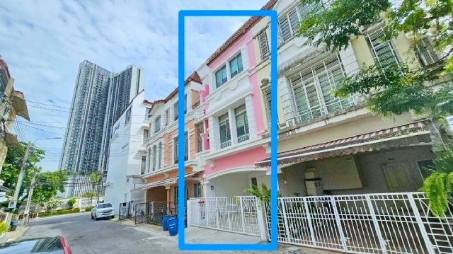 รถไฟฟ้าสายสีเหลือง MRTศรีลาซาล 150ม. ศรีด่าน 22-26 ให้เช่าทาวน์โฮม 3 ชั้น ใหม่ 21 ตร.วา.252 ตร.ม.3 นอน 4 น้ำ เซ็นทรัล บางนา 2.1 กม.