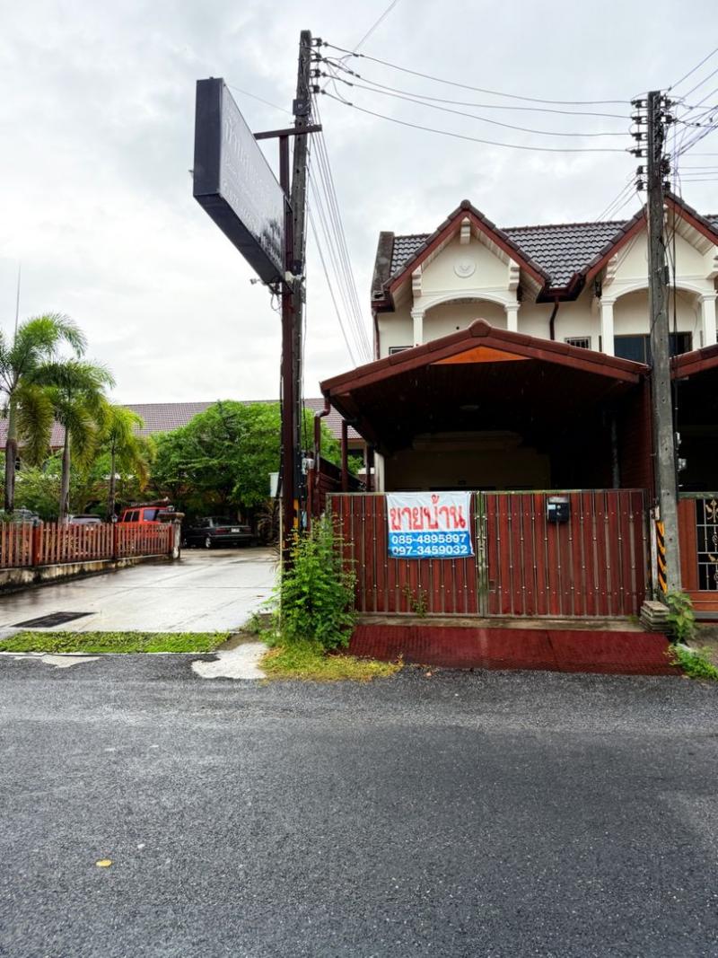 ขายทาวน์เฮ้าส์ 2 ชั้น ห้องมุม ทำเลทอง ตำบลในเมือง อำเภอเมือง จังหวัดนครศรีธรรมราช