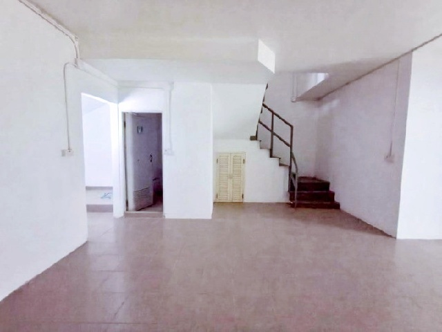 ตลาดประชาอุทิศ90 3.1กม. รร.วัดคลองมอญ 1.3 กม. 7-11 เดิม ให้เช่าอาคาร2 ชั้น 37ตร.วา.297ตร.ม.1น้ำ 1นอน ทำเลดี ติดถนน