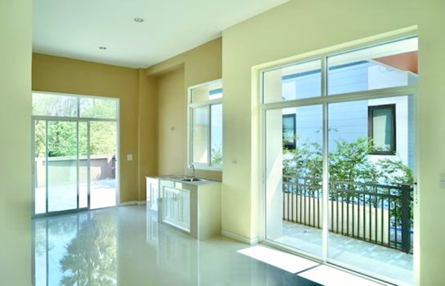 แม็คโคร ขาย-ให้เช่า บ้านเดี่ยว นครนายก 300ม.สาริกา-นางรอง หลวงพ่อปากแดง จังหวัดนครนายก (บ้านใหม่)  68ตรว. โรงพยาบาลนครนายก 3นอน 2น้ำ