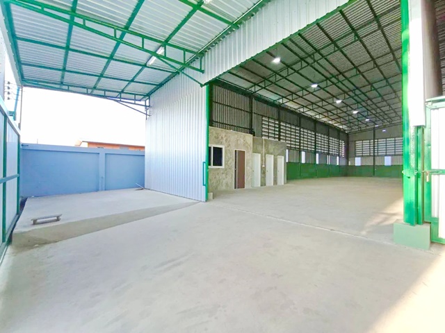 ทำเลดี ทำโรงงาน 3น้ำ ย่านพระราม 2 ตลาดบางกระดี่ เฮียชุ้น 1.5 กม. ถ.พระราม2 รร.วัดบางกระดี่ 1 กม. ให้เช่าโกดัง 152 ตร.วา.542 ตร.ม. 