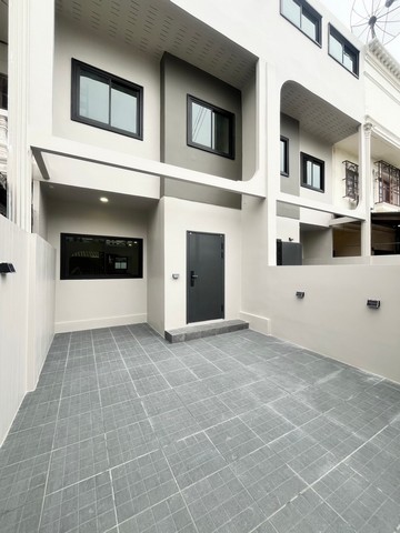 ขาย Townhome 2ชั้น สุขุมวิท101/1 รีโนเวทใหม่ ใกล้ BTS ปุณณวิถี  และ Seacon Square