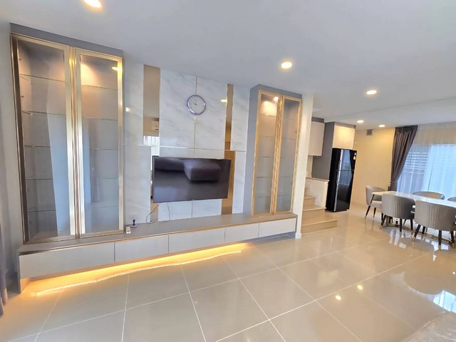 ให้เช่าบ้านเดี่ยว 2 ชั้น75ตรว. อยู่พระราม 9 กรุงเทพฯกรีฑาตัดใหม่