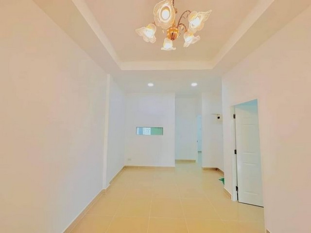 ทาวน์เฮ้าส์ร๊โนเวทใหม่ทั้งหลัง หมู่บ้านสิลันตา 4 ไลฟ์ บึง ศรีราชา ชลบุรี FP-H0792