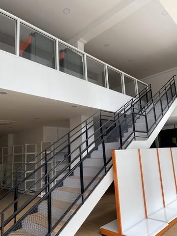 ให้เช่าพื้นที่โชว์รูม  สุขุมวิท63  เอกมัย  ขนาด260 ตรม. ใต้โรงแรม-สไตล์ลอฟ  ใกล้ห้างดองกี้ ห้างบิ๊กซี BTSเอกมัย  สถานที่พร้อมดำเนินธุระกิจ