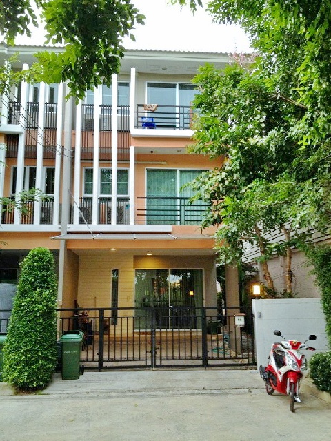 ถ.พระราม 2 ซ.50-56 หลังเซนทรัลพระราม2 500ม. ให้เช่าทาวน์โฮมห้องริม 3 ชั้น 33ตร.ว.383 ตร.ม.พร้อมเฟอร์ MRT บางแค 5 กม. 3นอน  แยกบางบอน1 