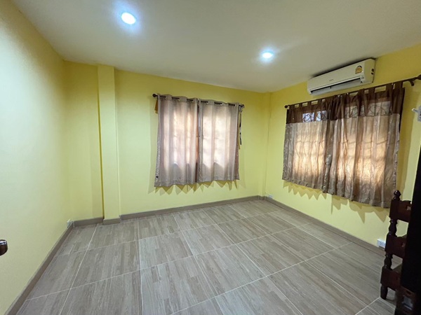 ให้เช่าบ้านเดี่ยว 1ชั้นเนื้อที่ 45ตร.ว พื้นที่ใช้สอย 180ตร.ม 2ห้องนอน 1ห้องน้ำ เฟอร์บางส่วน ถนน สุขุมวิท 105 ซอย ลาซาล ราคาเช่า 20,000 บ/ด