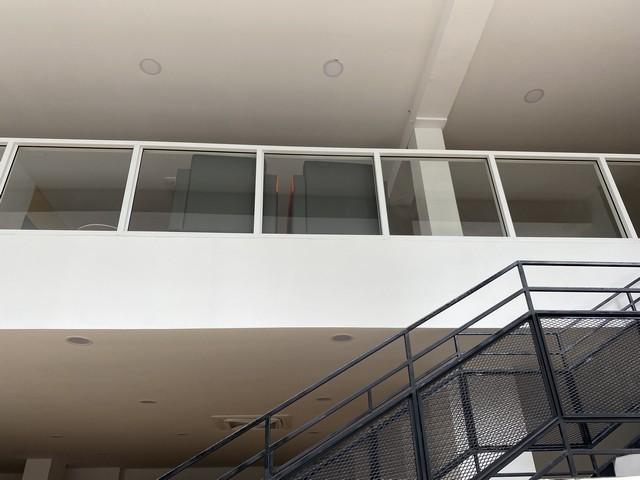 ให้เช่าโชว์รูม 2 ชั้น 260 ตรม. ใต้โรงแรม สไตล์ลอฟ ถนนเอกมัย ซอยสุขุมวิท 63 ใกล้ห้างดองกี้