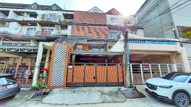 พัฒนาการ40-46 ทาวน์เฮ้าส์ 4ชั้น 32ตร.วา.502ตรม.APL หัวหมาก 1.5กม. เดอะไนน์ พระราม 9 1.3 กม. พร้อมเฟอร์ 5 นอน 4 น้ำ  