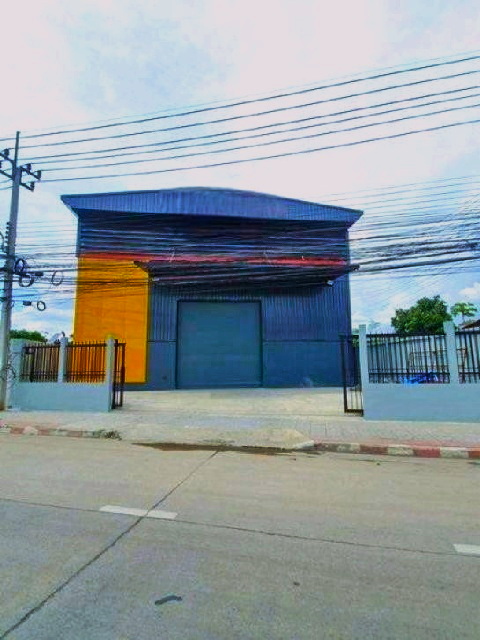 MRT วัชรพล 2.2กม.เพลินนารีมอลล์ 1.3กม.ให้เช่าโกดัง 2 ชั้น พร้อมออฟฟิศ  272ตร.วา.1302ตร.ม.ม.นอร์ทกรุงเทพ 4.1 กม. 3นอน 3 น้ำ