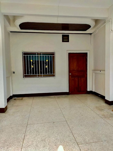 บิ๊กซี พระราม 2 500 ม.ทาวน์โฮม 2 ชั้น 2 น้ำ ติดถนนพระราม2 66-70 27 ตร.วา. 220 ตร.ม. 3 นอน พร้อมเฟอร์ แอร์ 2 ตัว เซ็นทรัล พระราม 2 3 กม.