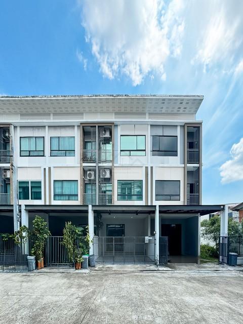 ขายทาวน์โฮม 3 ชั้น 19.3 ตรว. พาทิโอ วัชรพล-รามอินทรา ถ.วัชรพล สไตล์ Modern Iconic ใกล้เพลินนารี มอลล์