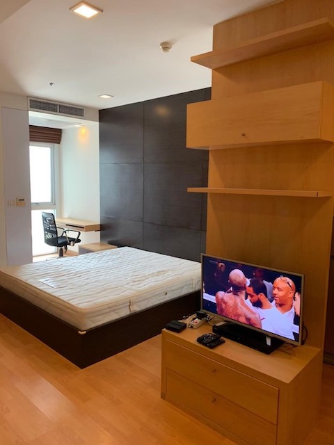 Nusasiri Grand Condo Sukhumvit 42 Private comfortable 22nd floor BTS Ekkamai