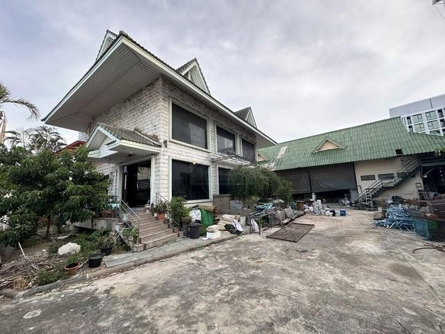 ขายที่ดินพร้อมโฮมออฟฟิศ 3 ชั้น อ่อนนุช 66/1 สุขุมวิท77 ขนาด217 ตรว. ใกล้ MRT ศรีนุช