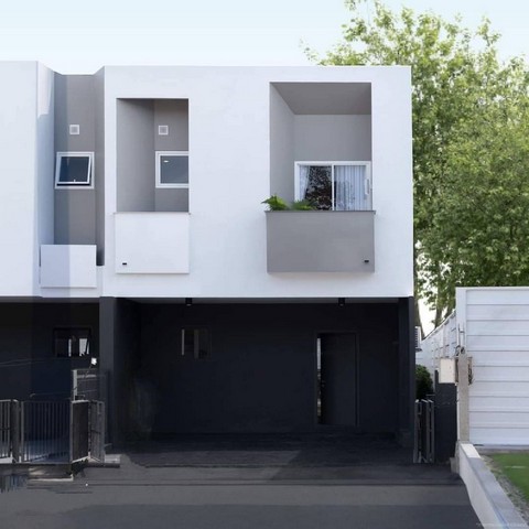 ทาวน์โฮม 2 ชั้น พร้อมคอร์ทยาร์ด สันพระเนตร สันทราย   