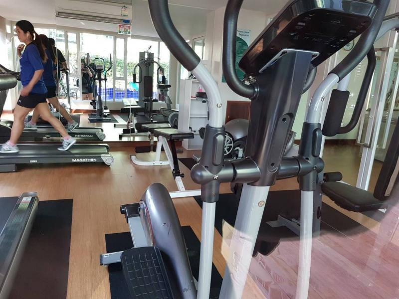 ขายคอนโด ดิเอเมอรัล เรสซิเด้นท์ 2 นอน 42.4 ตร.ม. ชั้น 2 ใกล้ MRT ห้วยขวาง เพียง 500 ม. พร้อมอยู่ เฟอร์นิเจอร์ครบ