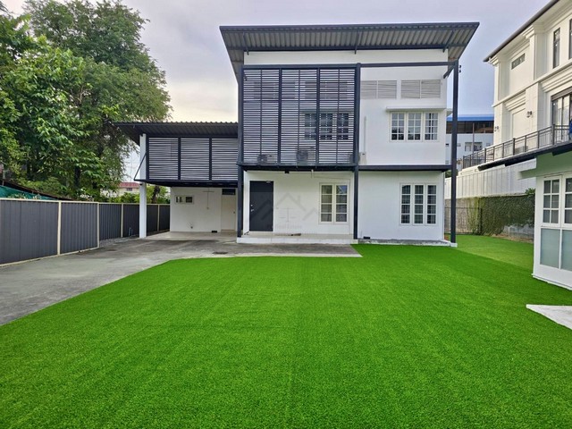 ให้เช่าบ้านเดี่ยว 2 ชั้น 150 ตรว. ซอยรามอินทรา 42 ใกล้ MRT สายสีชมพู สถานีรามอินทรา ก.ม.6 **เลี้ยงสัตว์ได้ จดบริษัทได้