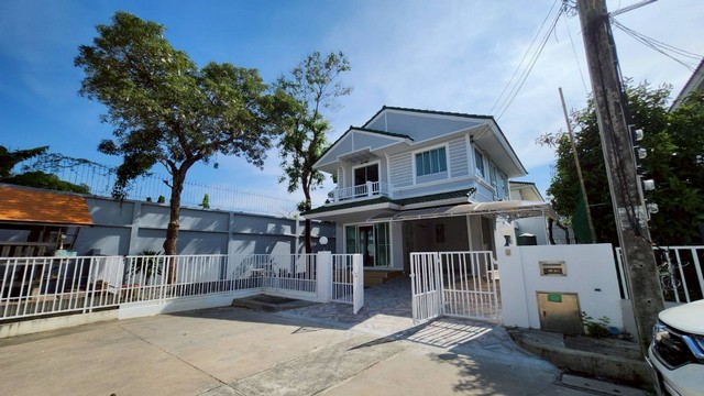 ขายบ้านเดี่ยวหลังมุม หมู่บ้านสีวลี สุวรรณภูมิ–บางพลี รีโนเวทใหม่ทั้งหลัง ทำเลดีเยี่ยม