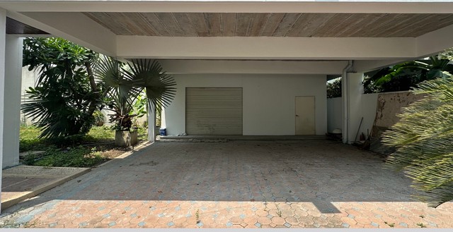 ขายบ้านเดี่ยว 3 ชั้น สุดหรู โครงการ Nobel เอกมัย 22 ที่ดินแปลงมุมขนาดใหญ่ ใจกลางเอกมัย ราคาขาย: 59.5 ล้านบาท