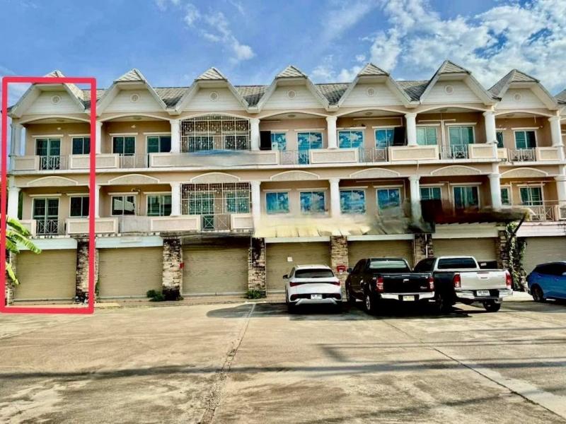 ขายด่วน! 2.99 ล้าน #โอกาสทองของนักลงทุนหรือเจ้าของธุรกิจ #โซนป่าแดด อาคารพาณิชย์ 3 ชั้น #ห้องริม ทำเลทอง ติดถนนวงแหวนรอบสอง