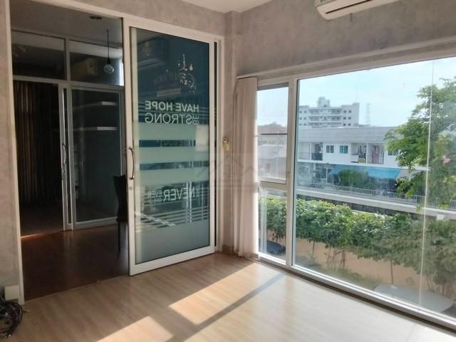 ให้เช่าทาวน์โฮม 3 ชั้น 23 ตรว. หลังมุม บ้านกลางเมือง มอนติคาร์โล รัชวิภา ใกล้ตลาดบองมาเช่