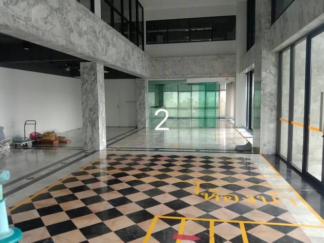 ให้เช่าหรือเซ้ง อาคาร 4 ชั้น 1 ไร่กว่า 1,659 ตรม. ย่านรามคำแหง 39 ใกล้เลียบด่วน-เอกมัย