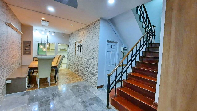 พัฒนาการ40-46 APL หัวหมาก 1.5กม. เดอะไนน์ พระราม 9 1.3 กม.ทาวน์เฮ้าส์ 4ชั้น 31ตร.วา.500ตรม. พร้อมเฟอร์ 5 นอน 4 น้ำ  