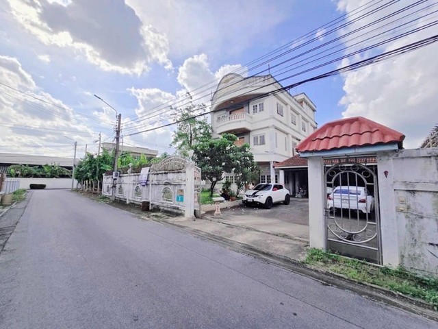 ขายบ้านเดี่ยว 3.5 ชั้น 178 ตรว 660 ตรม. รามอินทราชอย77 แยก 6 ใกล้รถไฟฟ้าสถานีคู้บอน เหมาะอยู่อาศัยหรือทำโฮมออฟฟิศ 