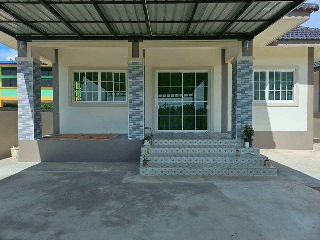 บ้านเดี่ยวหลังใหญ่บ้านบึงชลบุรี โครงการนำโชค บ้านบึงชลบุรี 84 ตรว 3 ห้องนอน  2 ห้องน้ำ