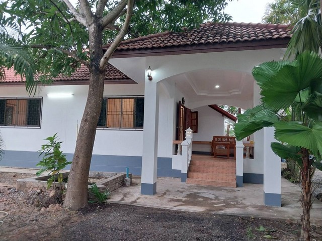 ให้เช่าบ้านสวน1ไร่ มี2หลัง รวม 5นอน4น้ำ เช่า26,000บ. เฟอร์ครบ เลี้ยงหมาแมวได้ ใกล้แยกกองทราย ต.หนองผึ้ง อ.สารภี เชียงใหม่