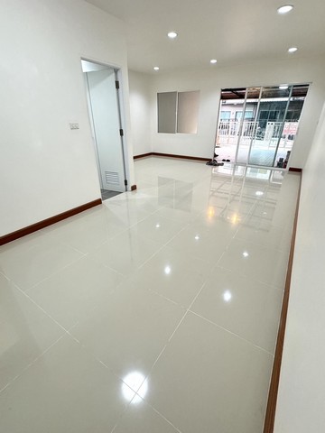 ขายบ้าน ทาวน์เฮ้าส์ 2 ชั้นหมู่บ้านเดอะกรีน 2 ต.หนองปลาหมอ  อ.หนองแค จ.สระบุรี