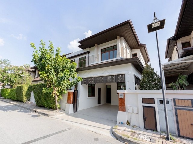 ขายบ้านเดี่ยว 2 ชั้น 90 ตรว. หมู่บ้านสิริทาวารา เลียบด่วนเอกมัย-รามอินทรา รีโนเวทใหม่ทั้งหลัง ติด Crystal Park ใกล้จุดขึ้นลงทางด่วน