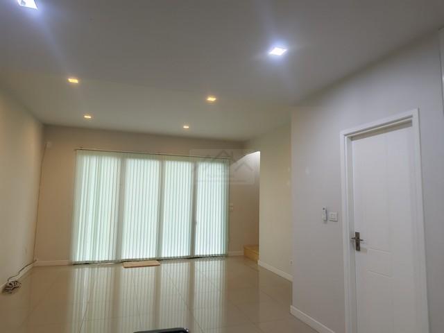 ให้เช่าทาวน์โฮม 3 ชั้น 22 ตรว. Plex บางนา กม.5 ใกล้เมกะบางนา และมอเตอร์เวย์