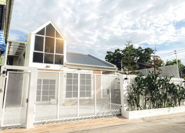 บ้านเดี่ยว 2 ชั้นขนาดใหญ่  75 ตรว. 6 ห้องนอน ซอยลาดพร้าว 91 พร้อมสระว่ายน้ำสุดหรู ใกล้รถไฟฟ้าสายสีเหลือง