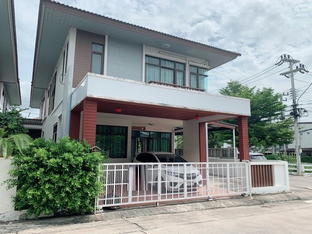 ขายบ้านเดี่ยว 2 ชั้นหลังมุม 49.5 ตรว. 3 ห้องนอน หมู่บ้านโกลเด้นโฮม แหลมฉบัง